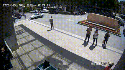 IMG_2208.GIF IMG_2208.GIF